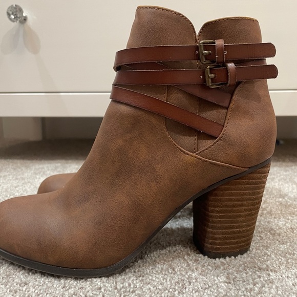 Madden Girl brown leather ankle boots. Size 8 - Picture 1 of 6